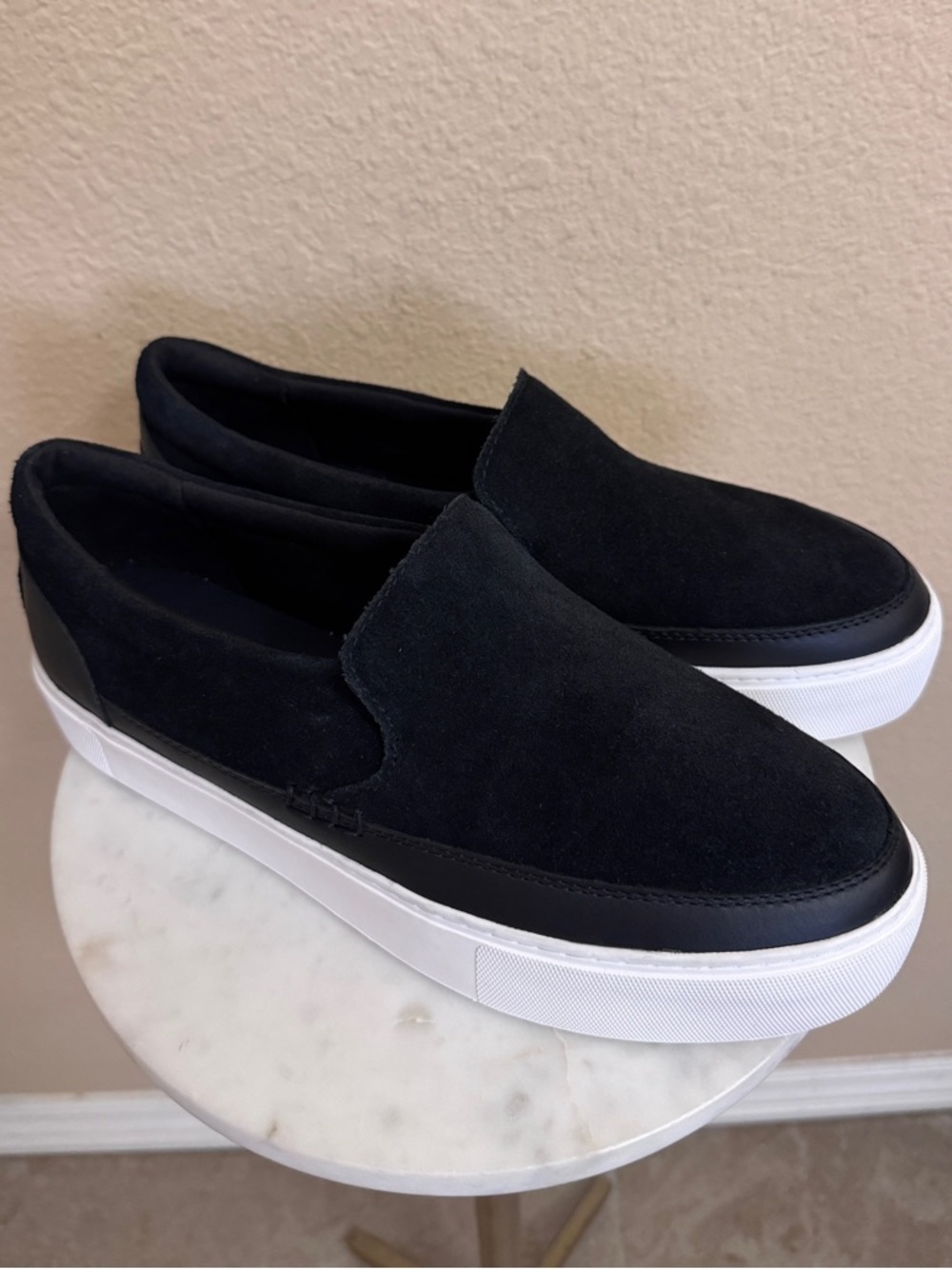 Women UGG Black Casual Classic Leather Suede platform Zilo Slip-On Sneaker Sz 10